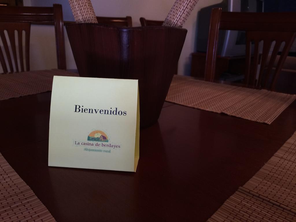 La Casina De Berdayes Guest House Labra Exterior photo